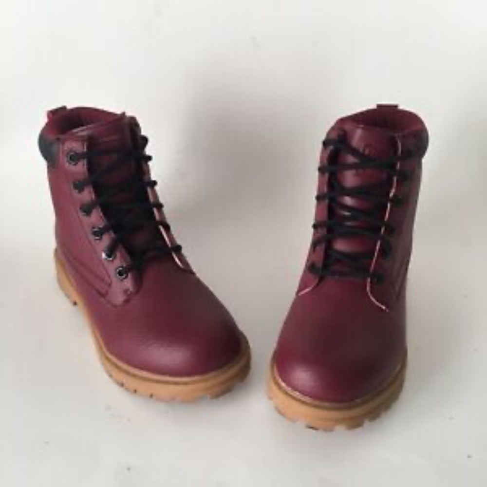 Maroon Fila boot size 8